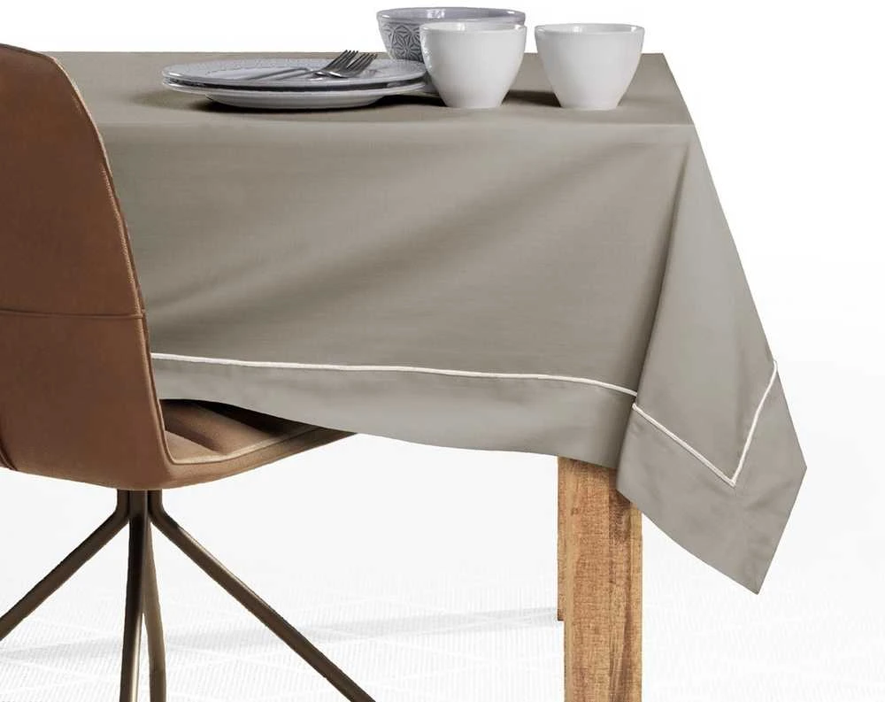 DecoKing Staltiesė 150×150 kapučino spalvos