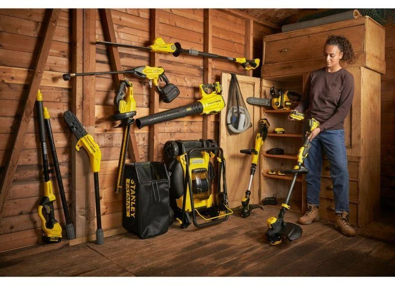 Stanley akumuliatorinės gyvatvorių žirklės aukštam kirpimui SFMCPH845M1, V20, 45cm, 1x4.0Ah