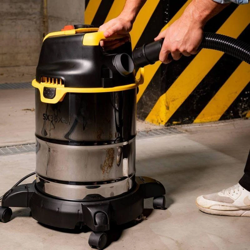STANLEY Pramoninis dulkių siurblys SXVC30XTDE (1600W; juodas)