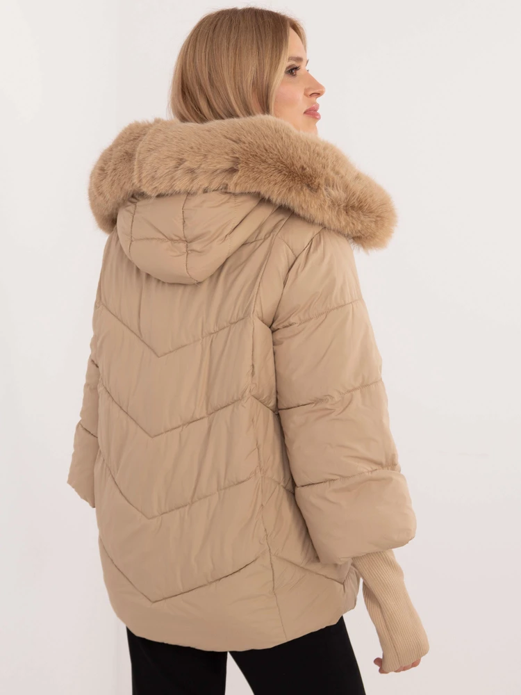 Striukė moterims MBM-KR-2505.14-camelowy