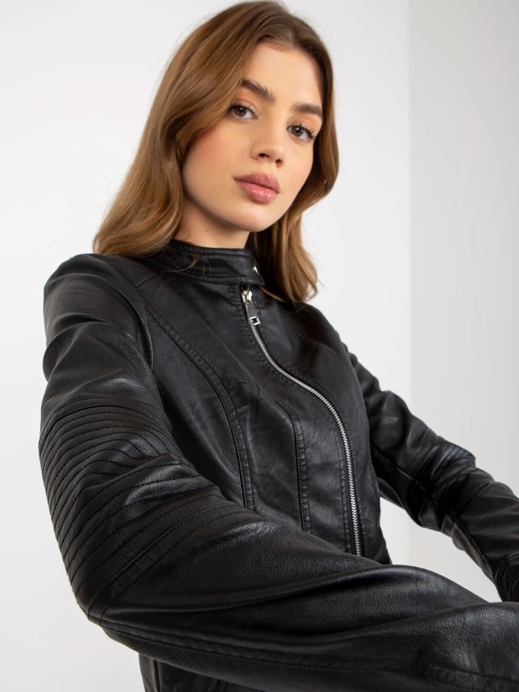 Striukė moterims-NM-KR-G103.00P- juoda