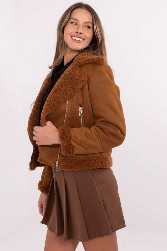 Striukė šviesiai ruda