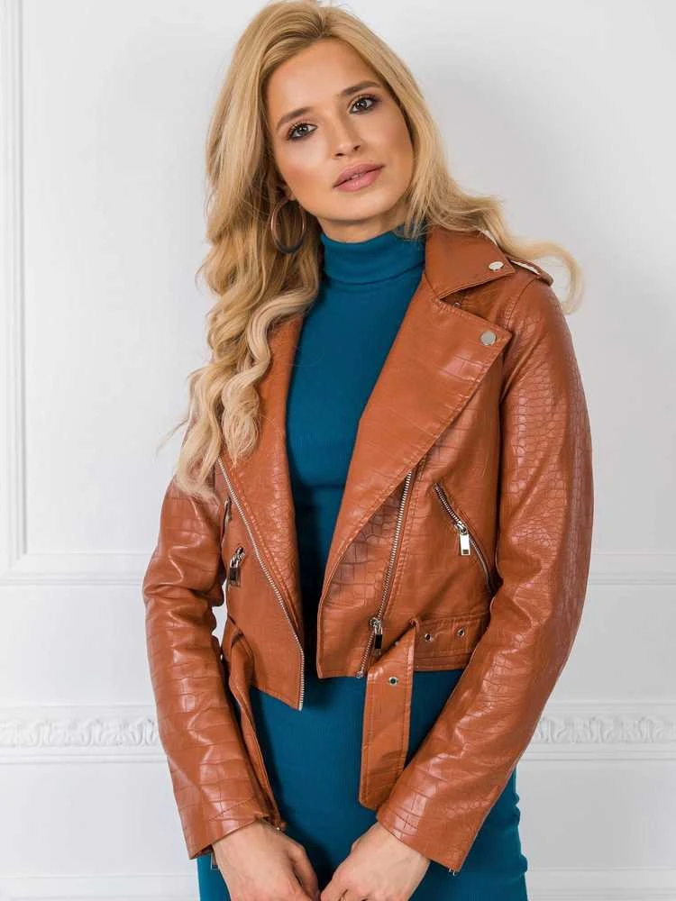 Striukė šviesiai ruda