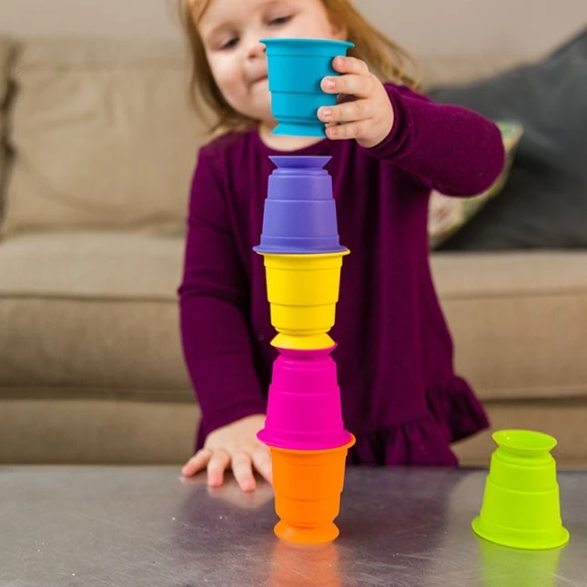 Fat Brain Toys Suction Kupz limpantys puodeliai