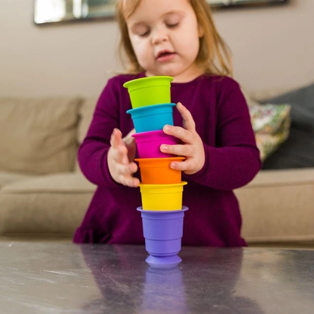 Fat Brain Toys Suction Kupz limpantys puodeliai