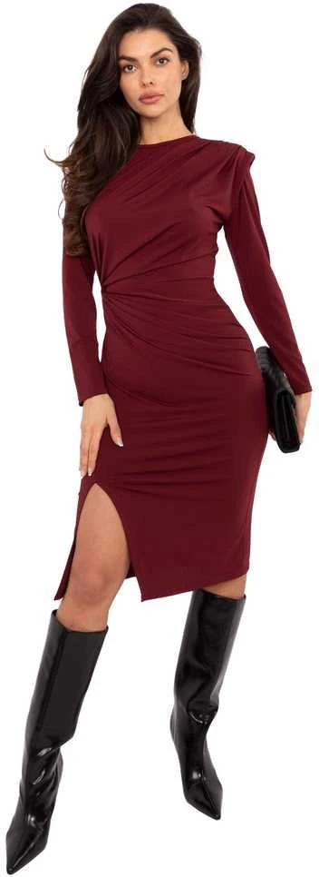 Suknelė bordo Makadamia – elegancijai ir išskirtinumui šaltuoju sezonu.