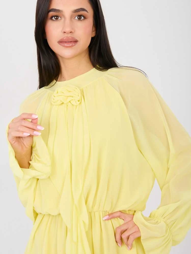 Suknelė elegantiška šviesiai geltona