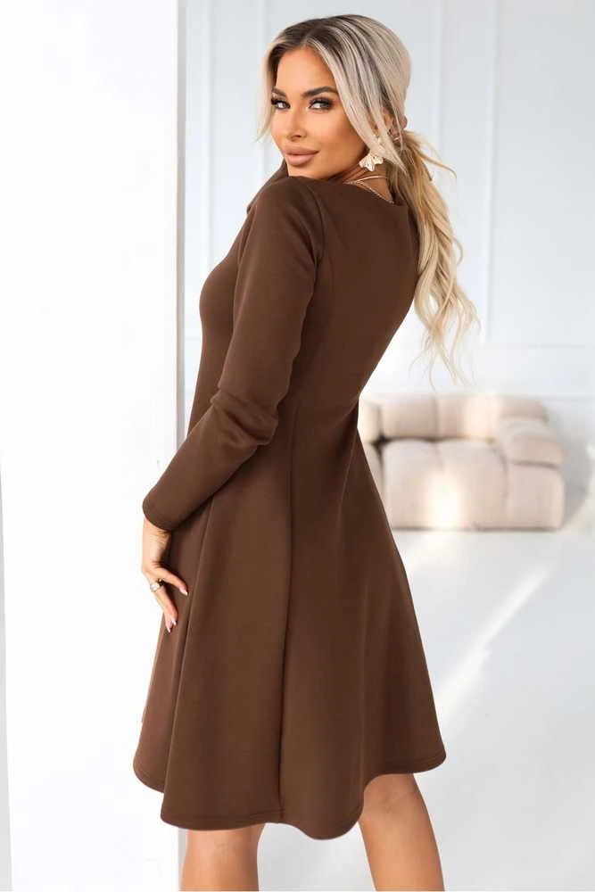 Suknelė Numoco – elegancijai ir patogumui kasdien.