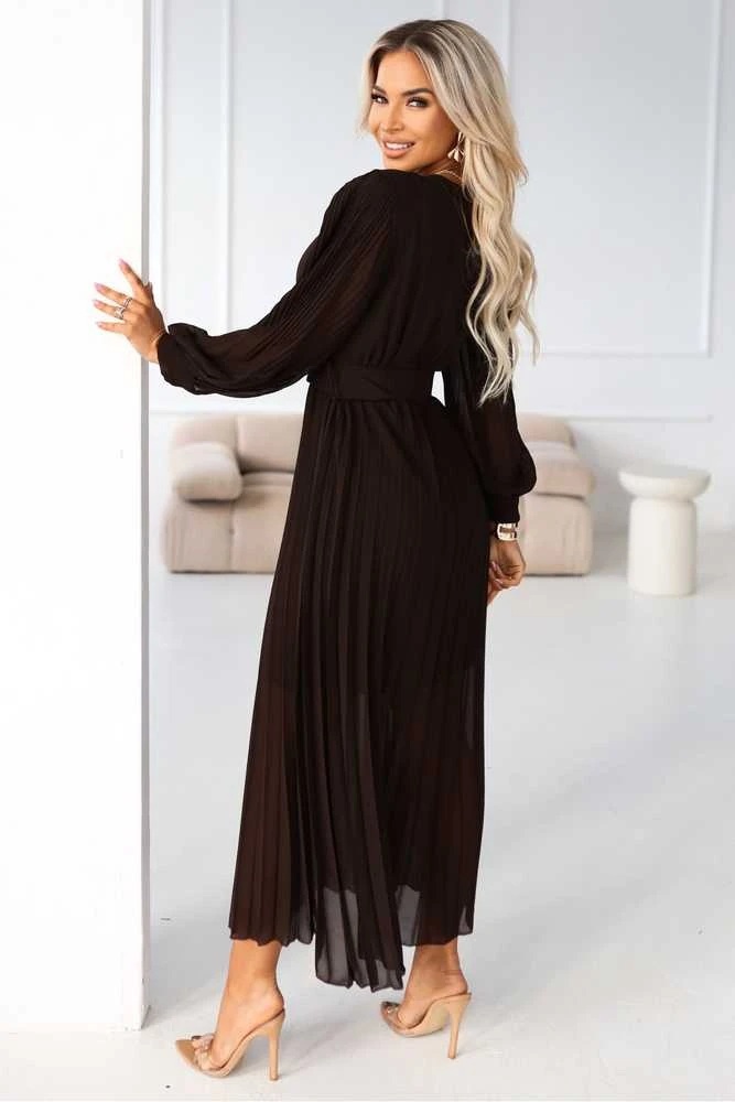 Suknelė Numoco – elegancijai ir šventiniam žavesiui.