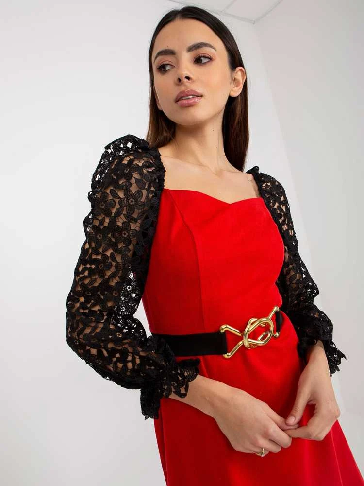 Suknelė raudona
