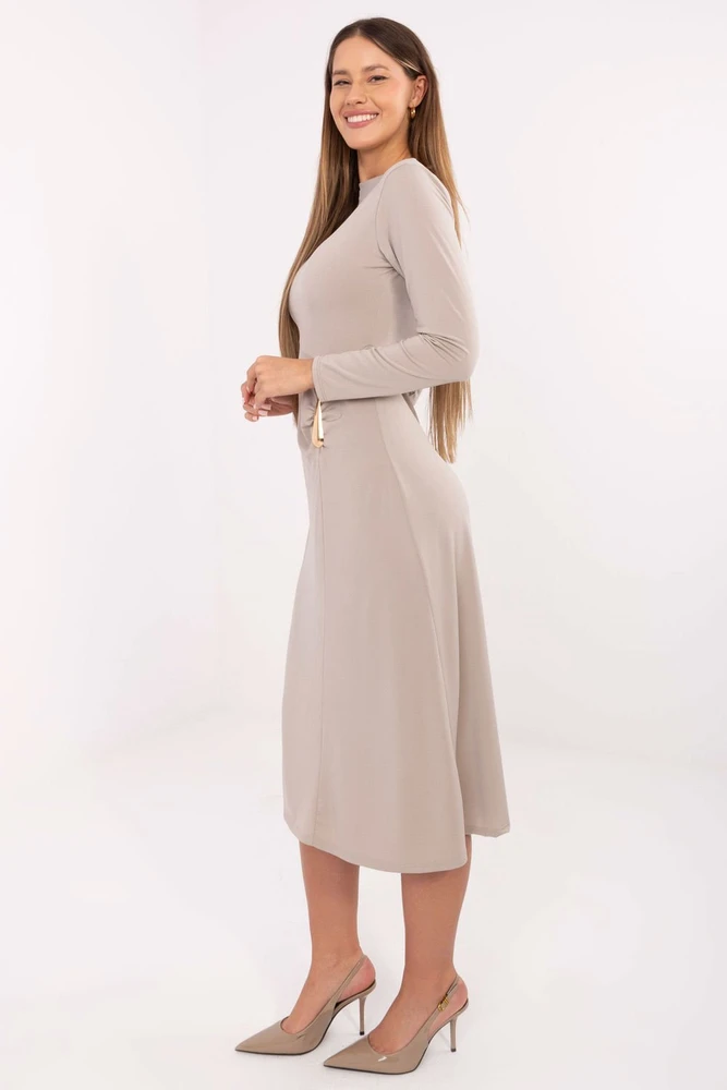 Suknelė šifoninė Makadamia – lengvumui ir elegancijai ypatingomis progomis.