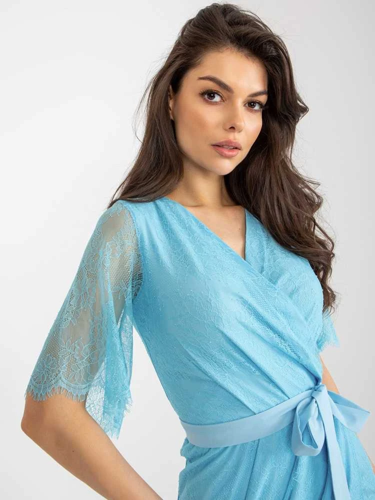Suknelė šviesiai mėlyna
