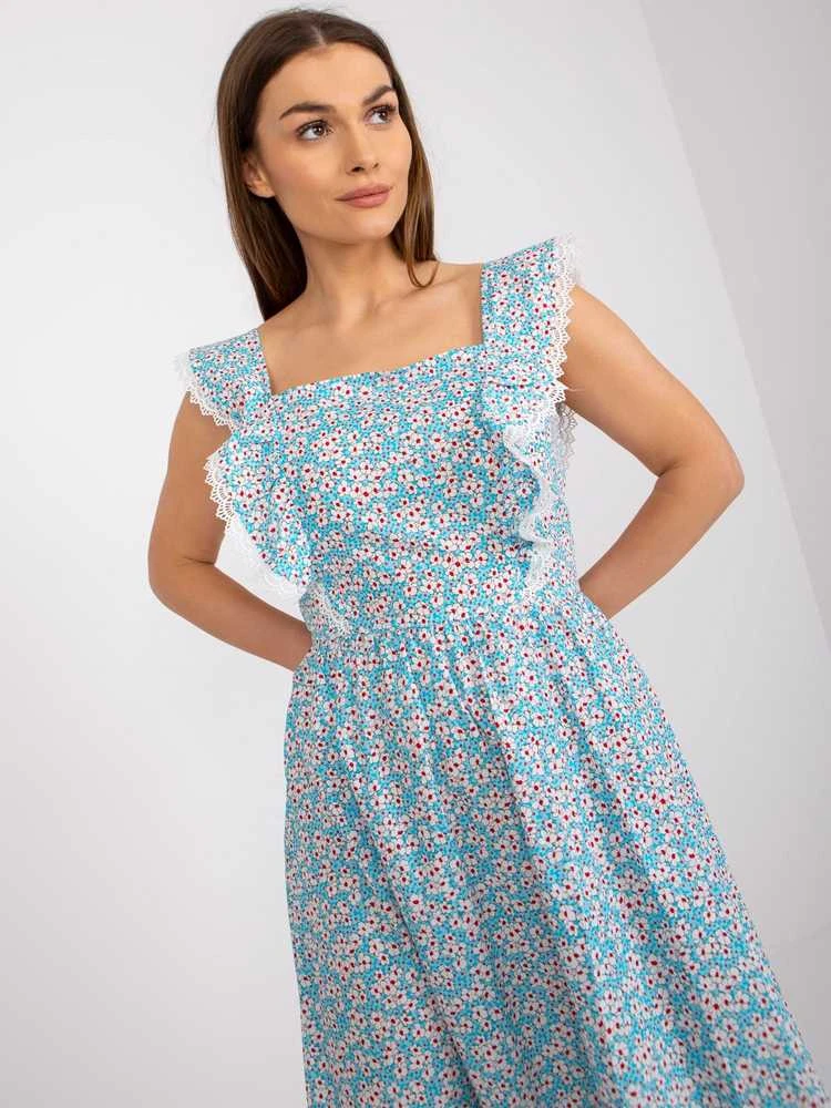 Suknelė šviesiai mėlyna
