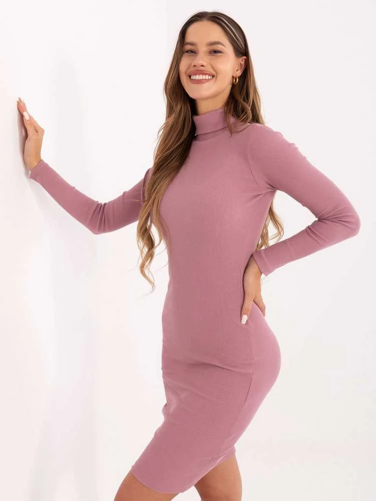 Suknelė tamsiai rožinė