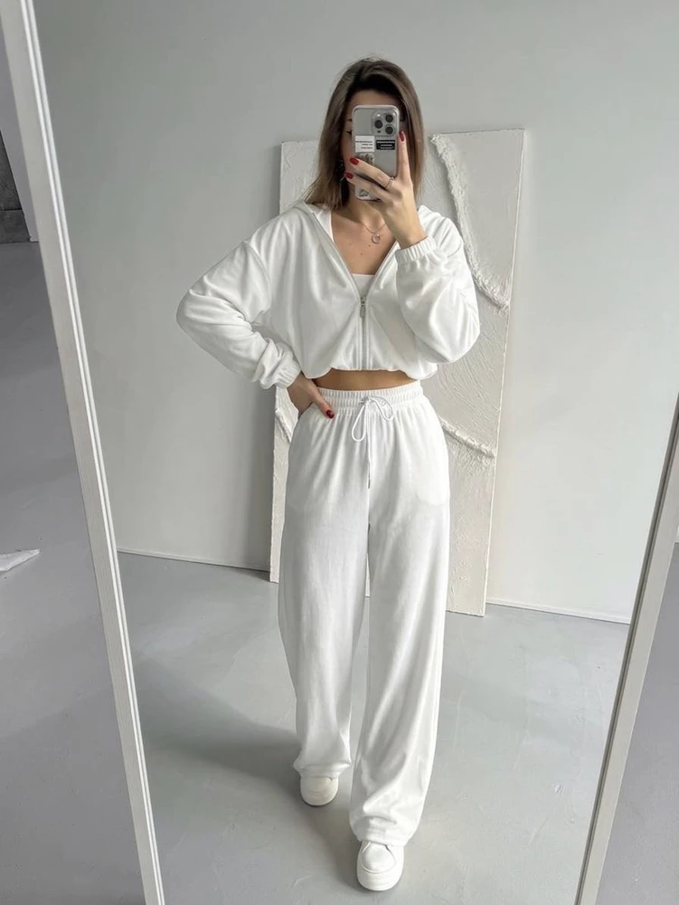 Suknelė Veliūro kostiumas