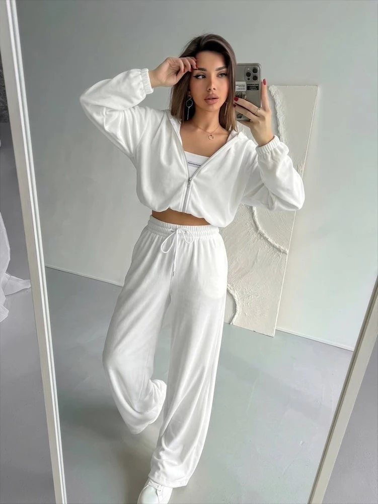 Suknelė Veliūro kostiumas