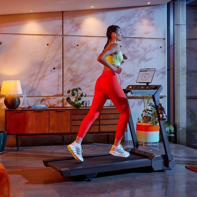 „Adidas T-24c“ sulankstomas bėgimo takelis