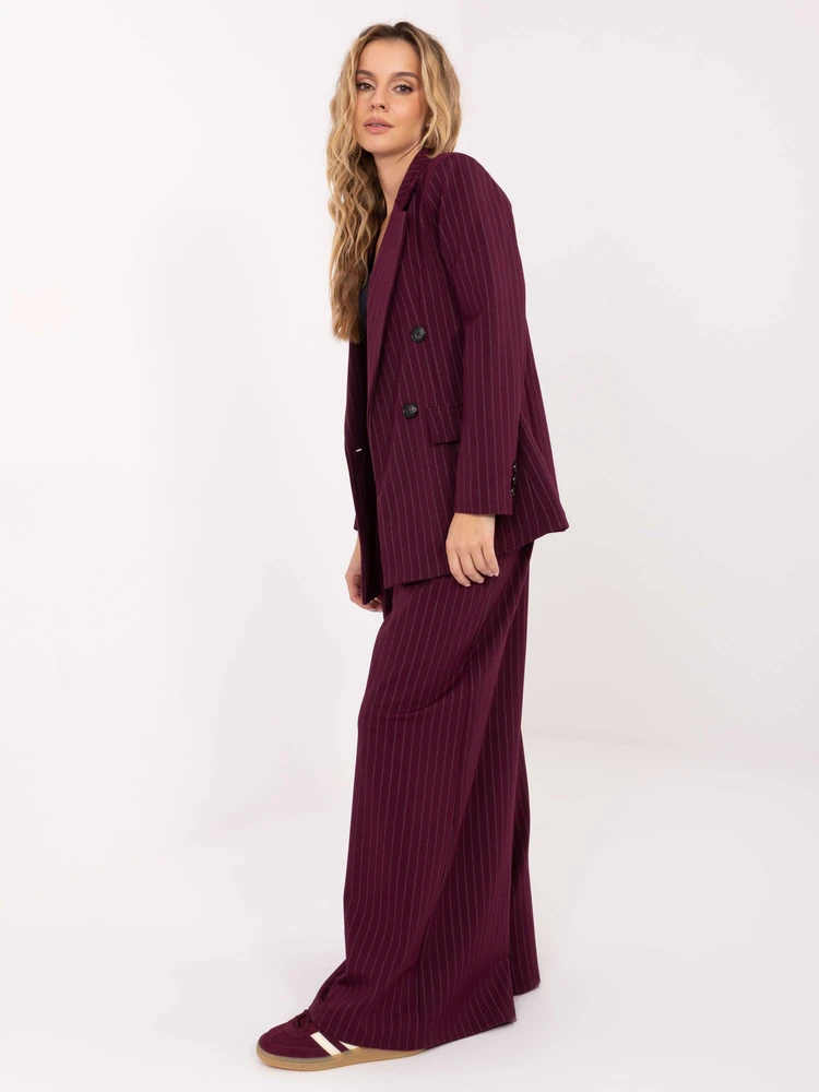 Švarkas bordo spalvos IT MA – elegancijai ir išskirtinumui kiekvienai progai.