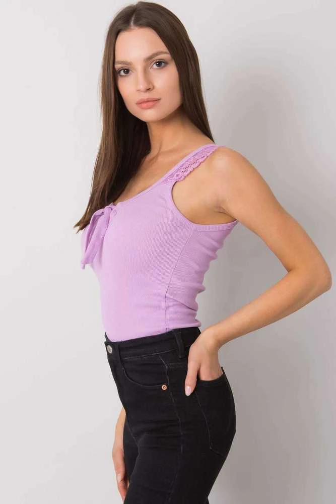 Šviesiai violetinė viršutinė dalis
