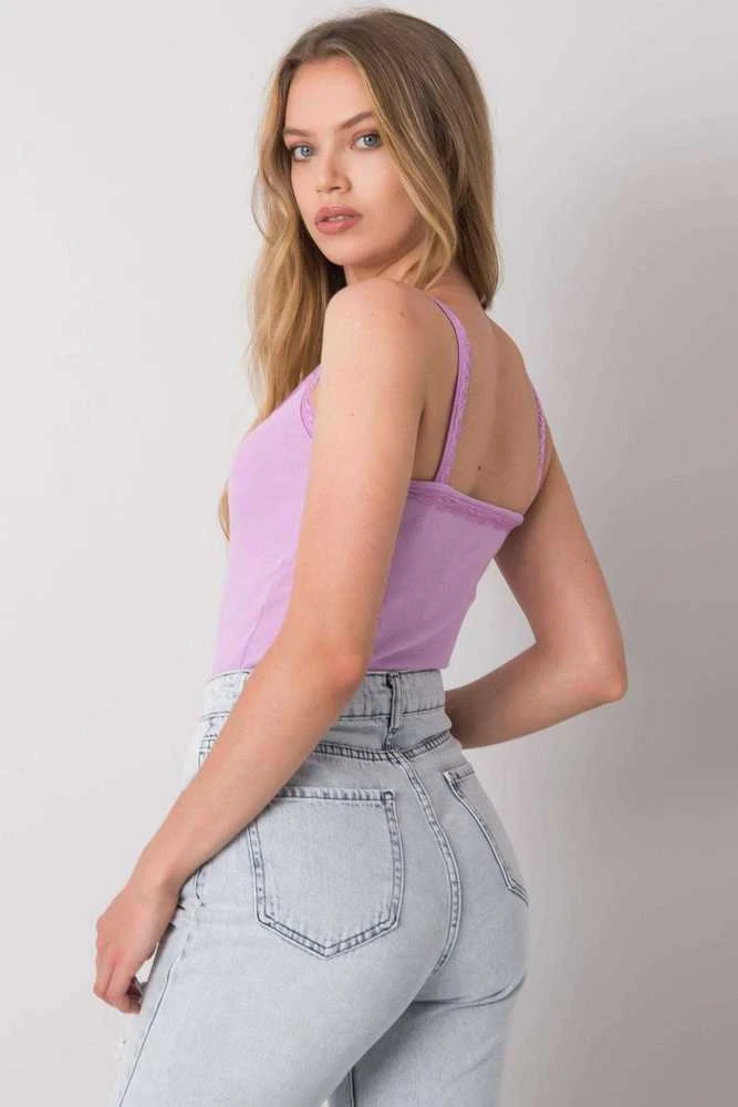 Šviesiai violetinė viršutinė dalis