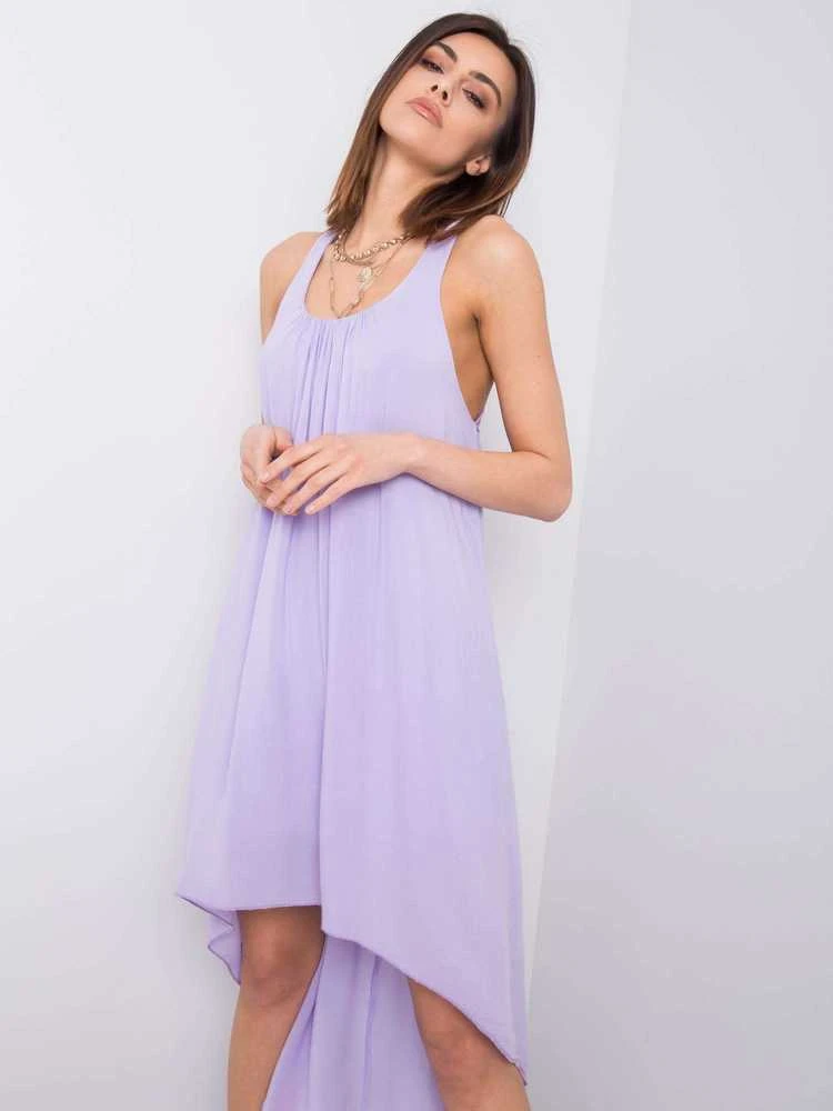 Šviesiai violetinės spalvos suknelė