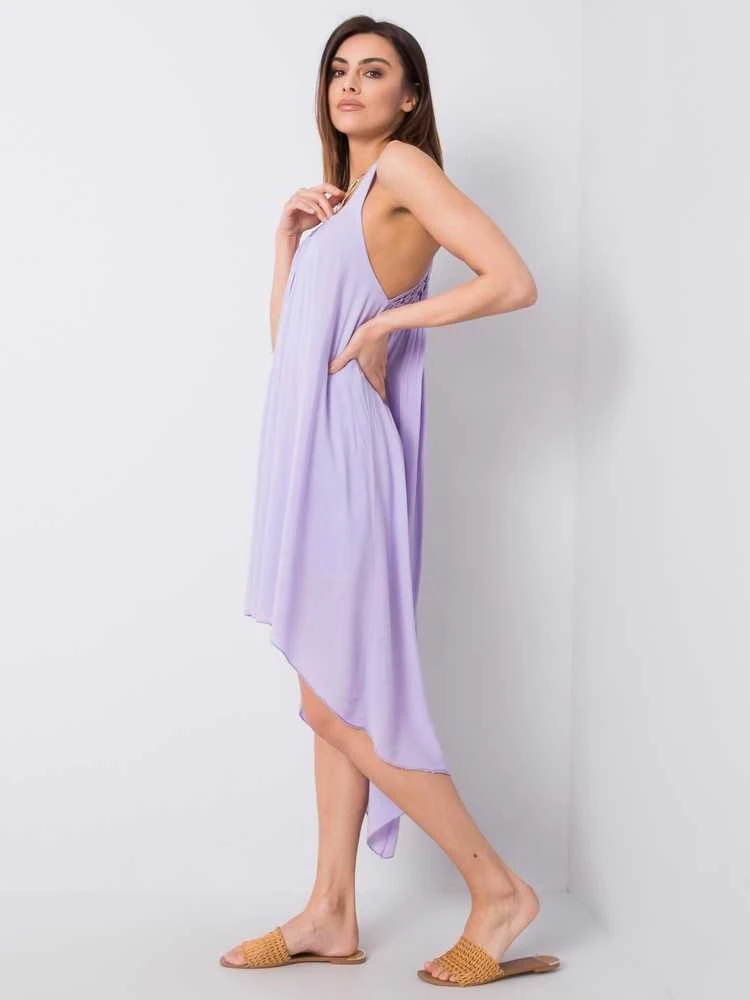 Šviesiai violetinės spalvos suknelė
