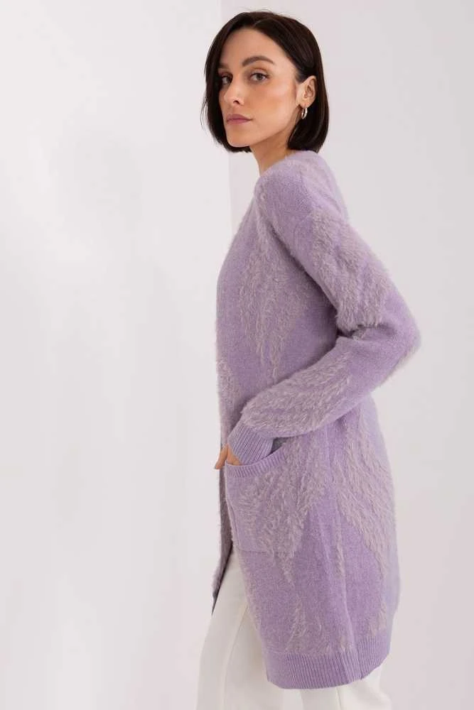 Šviesiai violetinis megztinis
