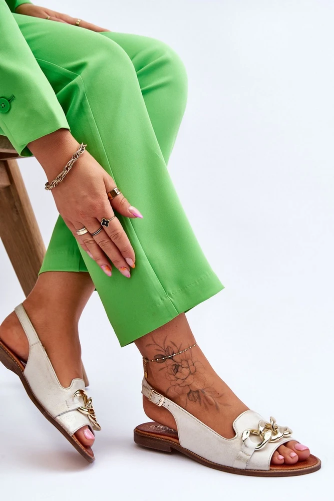 Šviesios basutės su natūralios odos vidpadžiu Step in style