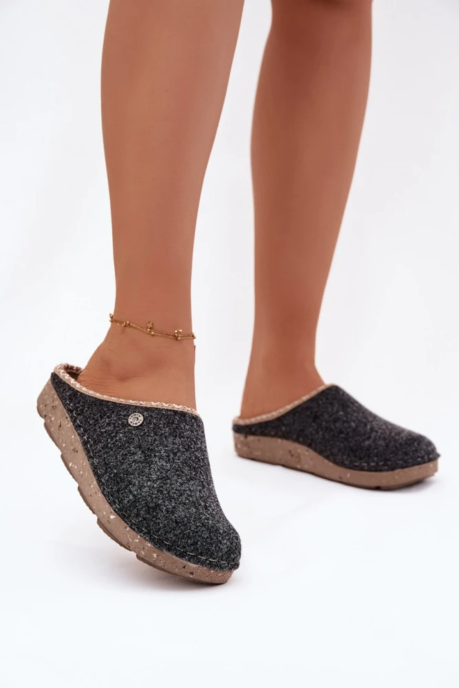 Tamsiai pilkos vilnonės šlepetės Step in style