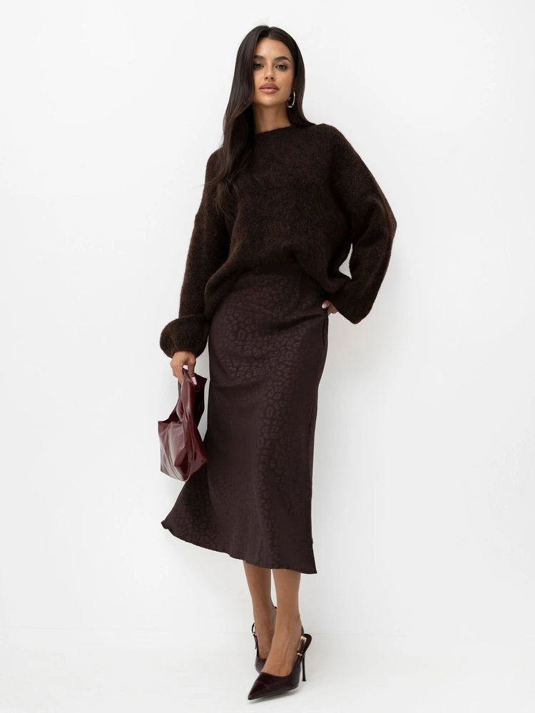 Tamsiai rudas megztinis oversize