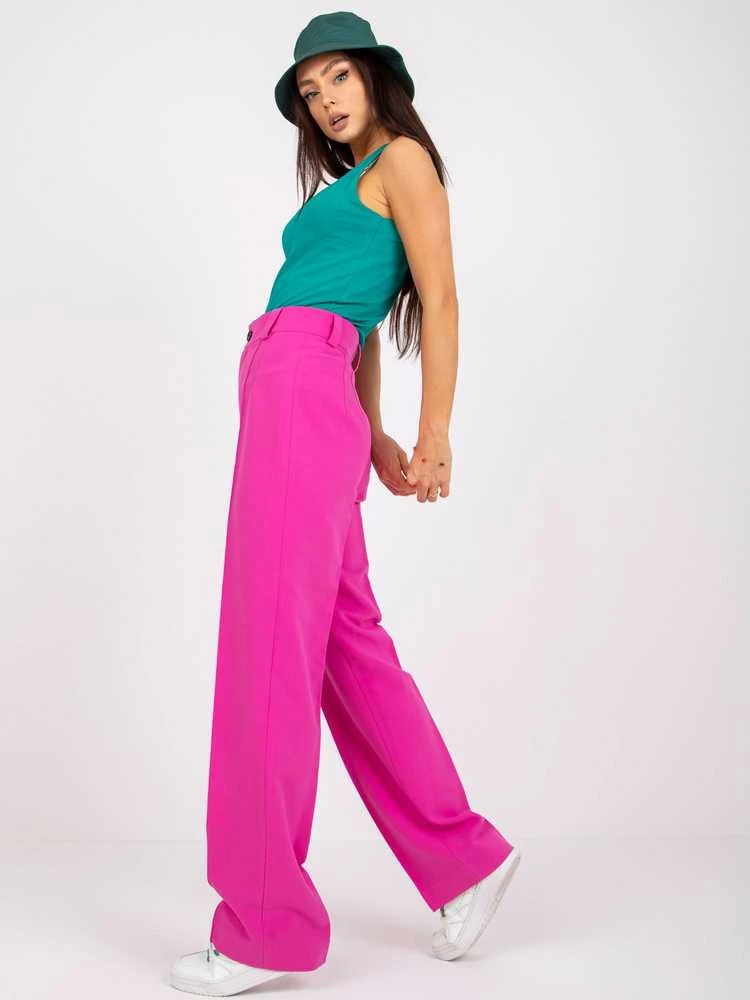 Tamsiai žalia viršutinė dalis