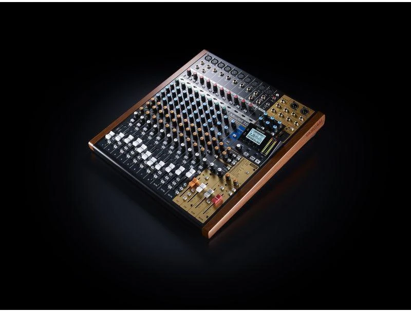 Garso Pultas - Tascam Model 16 16 Kanalai 20-30000 Hz Juodas, Auksinis, Mediena