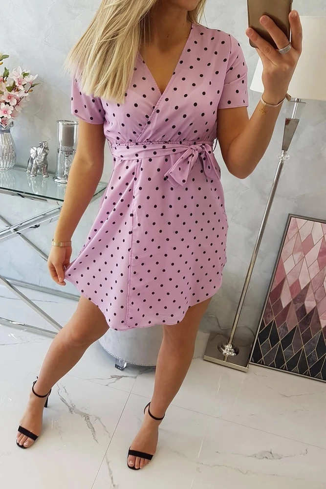 Taškuota suknelė su raiščiu per liemenį, violetinė