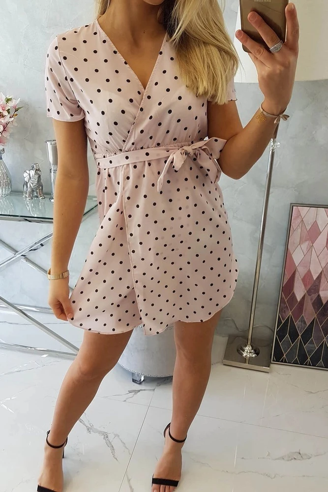 Taškuota suknelė su rišamu juosmeniu, pudros rožinė