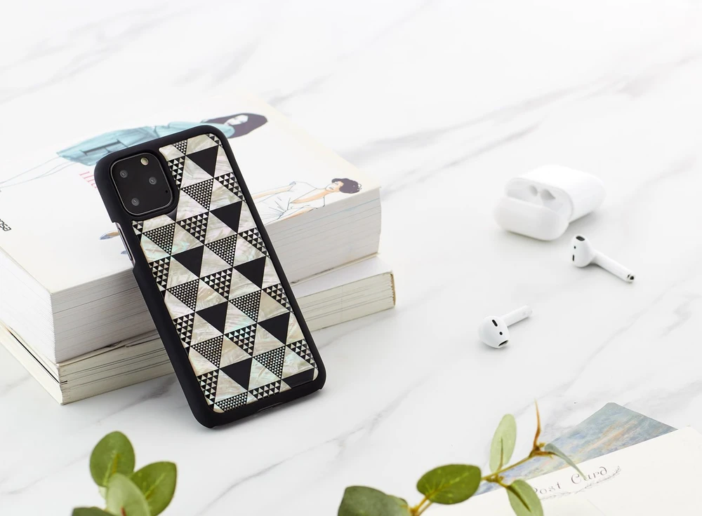 Ikins Telefono dėklas iPhone 11 Pro, juodas „Pyramid“