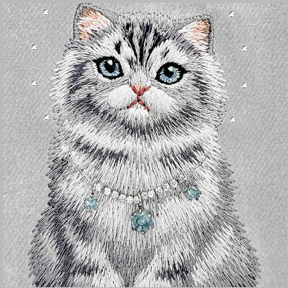 „Nimmy Lucky Fashion Cat“ „MagSafe“ dėklas, skirtas „iPhone 17 Pro“ – pilka