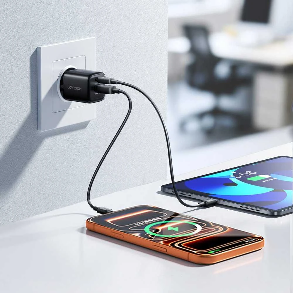 Joyroom JR-TG7 33W USB-A + USB-C sieninis įkroviklis su 60W USB-C į USB-C 1m laidu - Juodas
