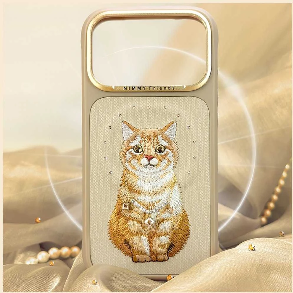 „Nimmy Lucky Fashion Cat“ „MagSafe“ dėklas, skirtas „iPhone 17 Pro“ – ruda