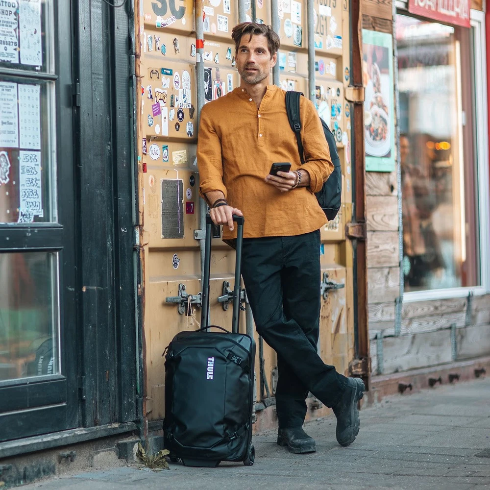 Kelioninis Thule | Carry-on Wheeled Duffel Suitcase, 55cm | Chasm | Luggage | Atsparus vandeniui | Juodas