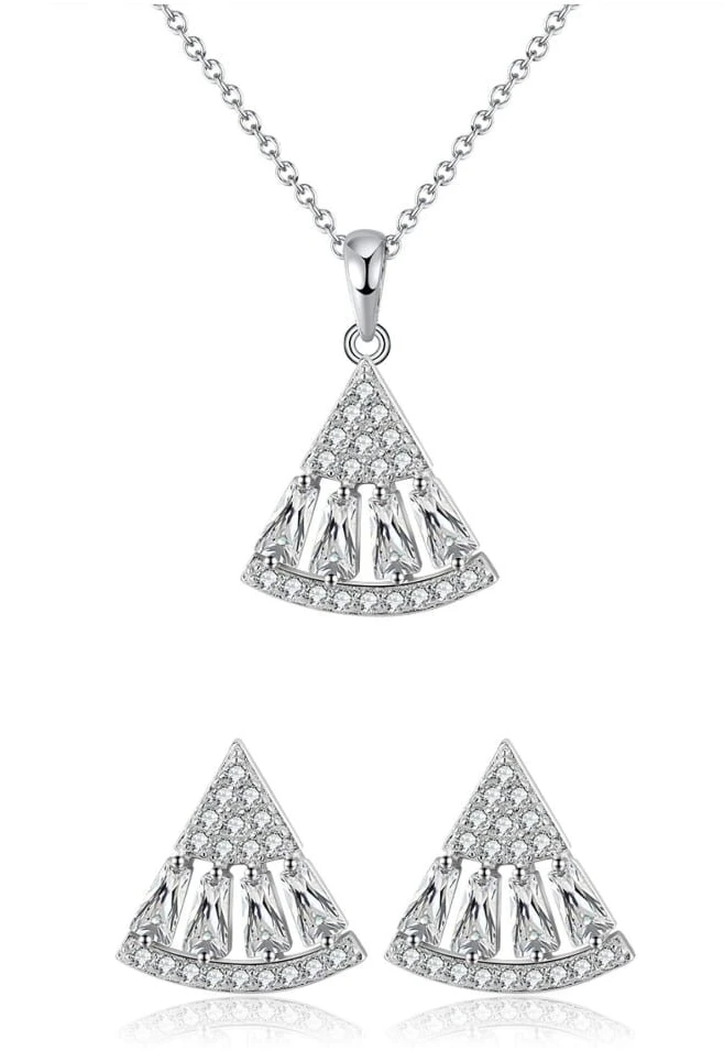 Sidabrinis pakabukas Triangle