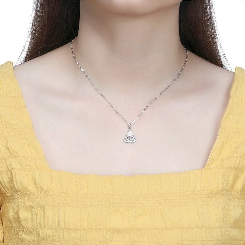 Sidabrinis pakabukas Triangle