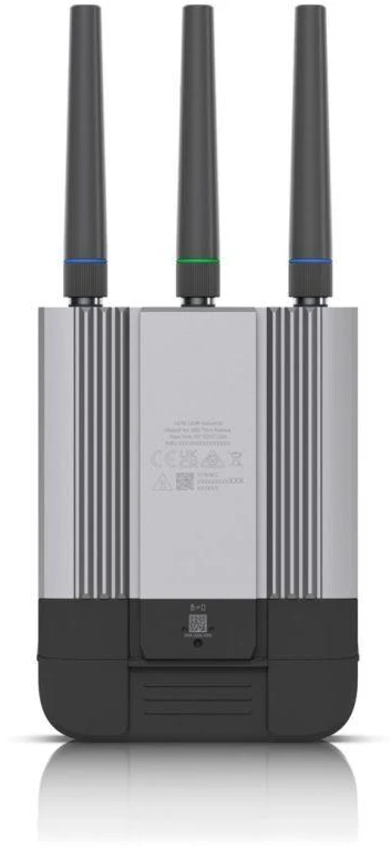Ausinės Ubiquiti UMR-Industrial – pramoninis tinklo sprendimas