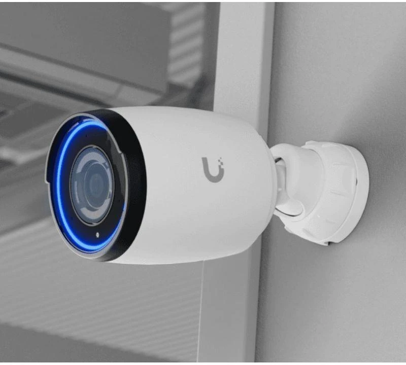 UBIQUITI AI PRO Baltas VIDAUS/LAUKO 4K POE KAMEROS SU 3X OPTINIU PRIartinimu, ILMO ATSTOVIMO IR NAKTINIU RODYMU IR PAtobulintomis DI APTIKROS GALIMYBĖMIS