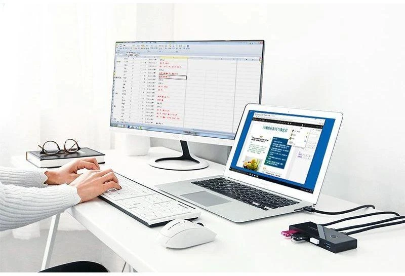 Ausinės Ugreen USB jungiklių centras 4x USB 3.2 Gen 1 USB perskirstytojas dviem kompiuteriams juodas (US216 30768)