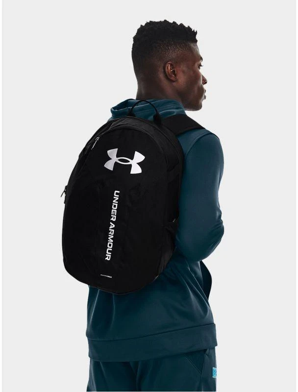 Under Armour 1364180-002 juoda sportinė kuprinė treniruotėms, miesto stiliaus