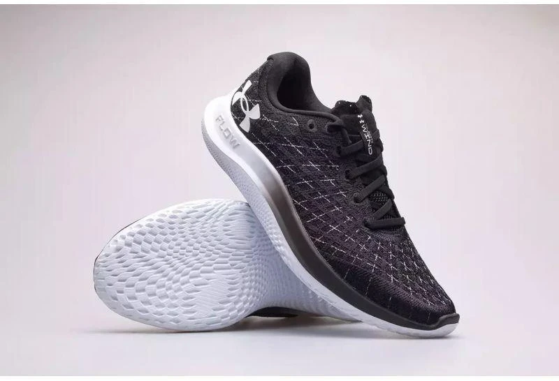 Under Armour Velocity Wind 2 M batai 3024903-001