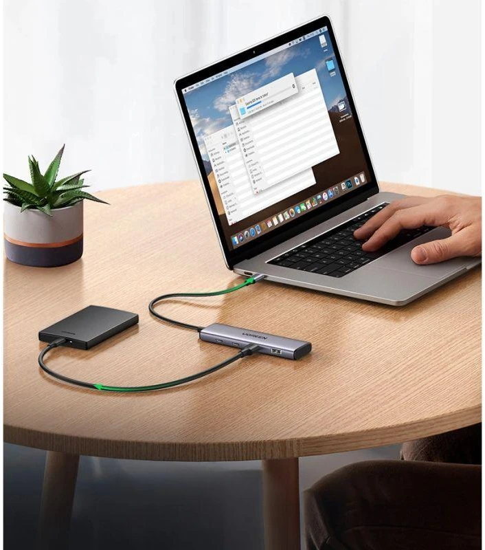 USB-C šakotuvas - 2 x USB-A / 2 x USB-C 20 cm Ugreen CM473 - pilkas