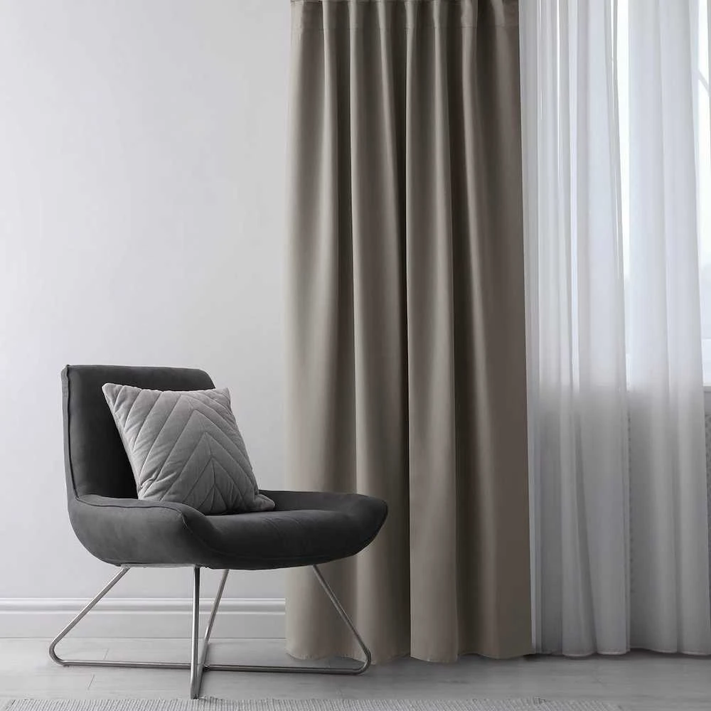 Užuolaida 140×270 cm smėlio spalvos blackout klostė CURT AH
