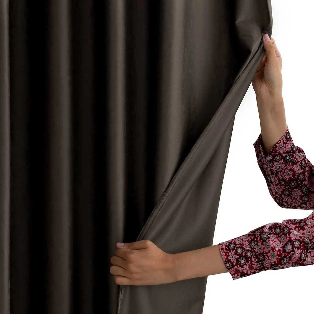 Naktinė užuolaida su žiedais AmeliaHome VELVET 140X270 cm, 1 vnt., spalva: tamsiai ruda