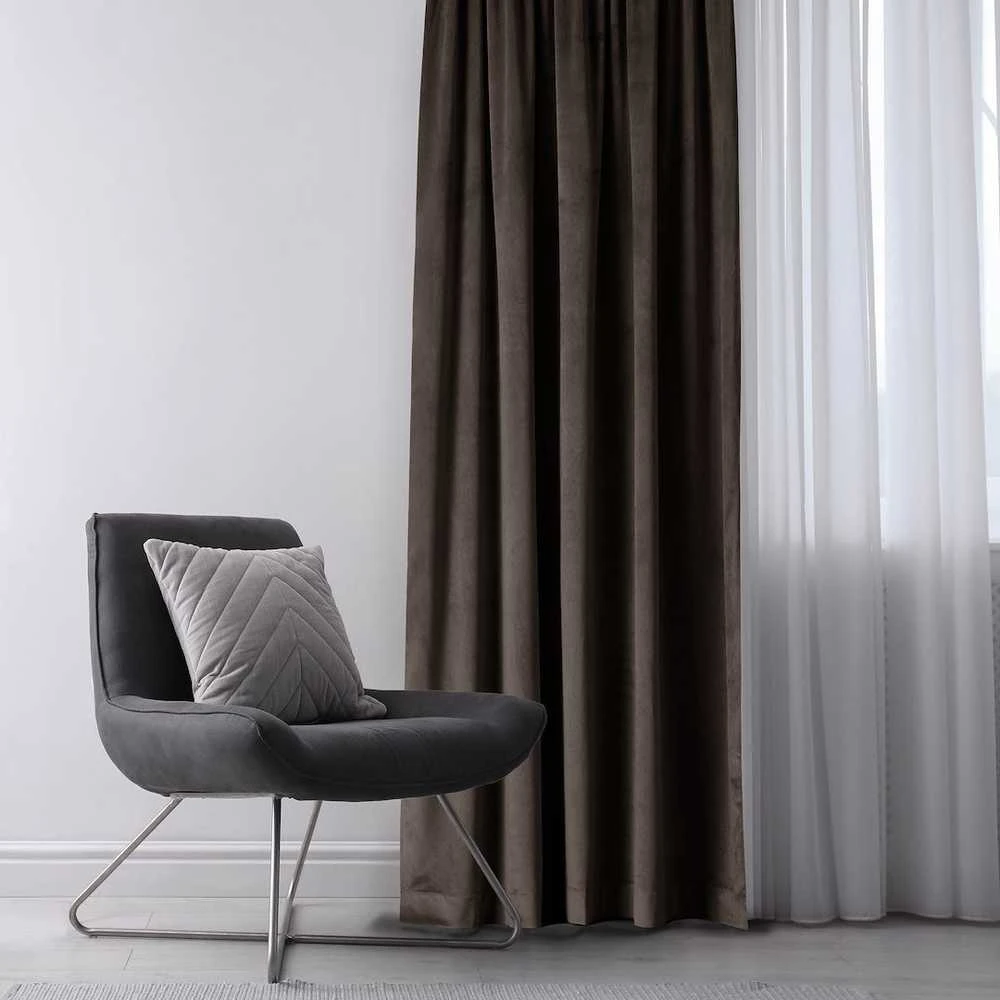 Naktinė užuolaida su žiedais AmeliaHome VELVET 140X270 cm, 1 vnt., spalva: tamsiai ruda